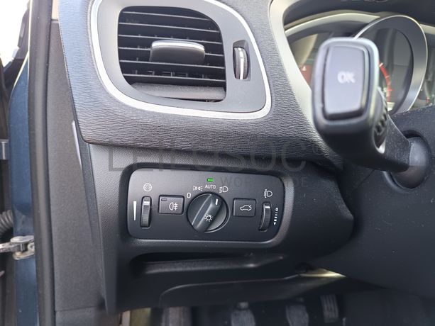 Volvo V40 · Ano 2014