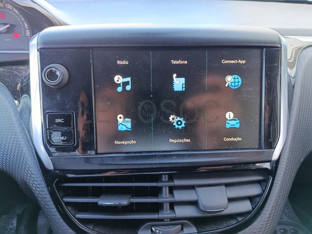 Peugeot 208 · Ano 2018