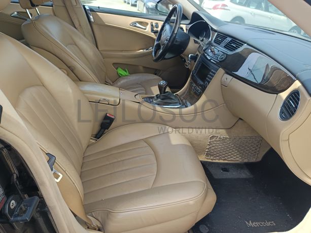 Mercedes-Benz CLS 320 · Ano 2008