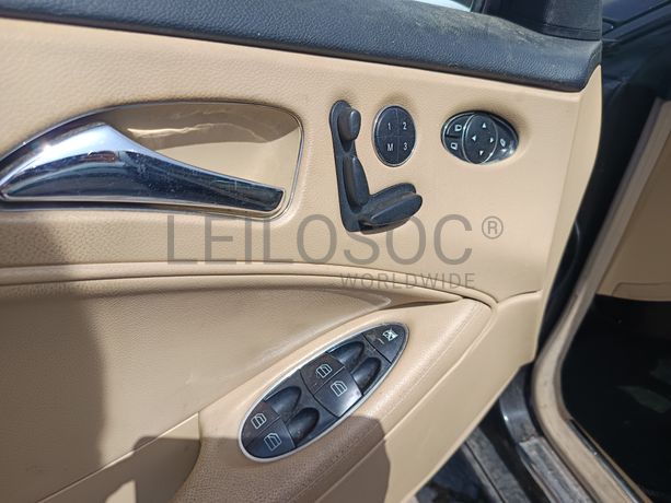 Mercedes-Benz CLS 320 · Ano 2008