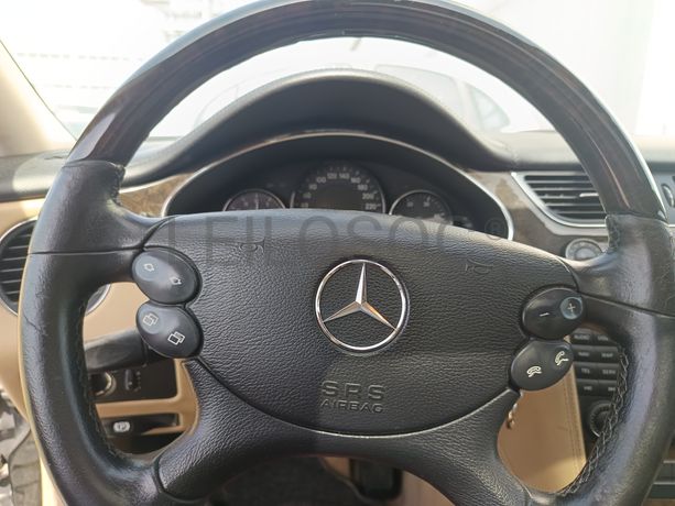 Mercedes-Benz CLS 320 · Ano 2008