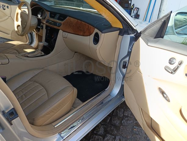 Mercedes-Benz CLS 320 · Ano 2008