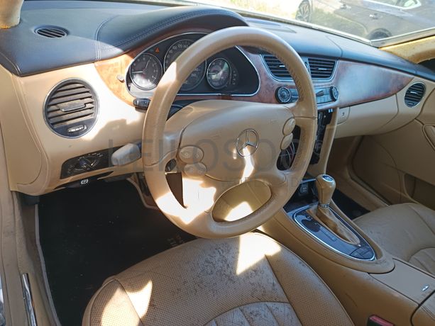Mercedes-Benz CLS 320 · Ano 2008