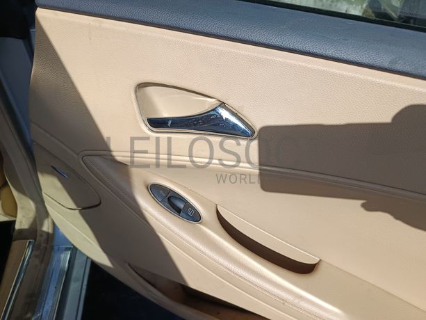 Mercedes-Benz CLS 320 · Ano 2008
