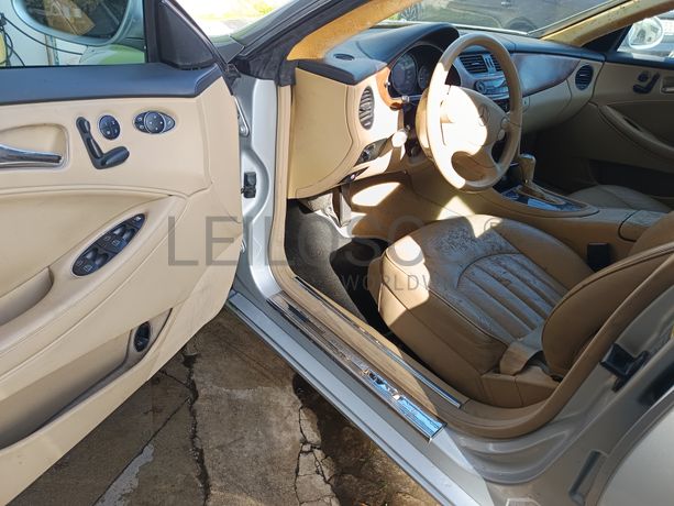 Mercedes-Benz CLS 320 · Ano 2008