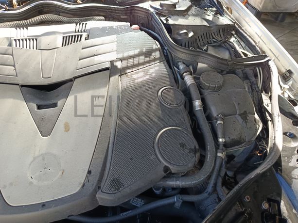 Mercedes-Benz CLS 320 · Ano 2008