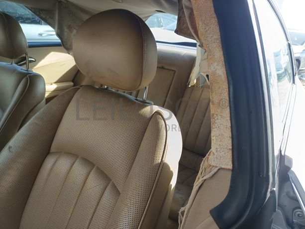 Mercedes-Benz CLS 320 · Ano 2008