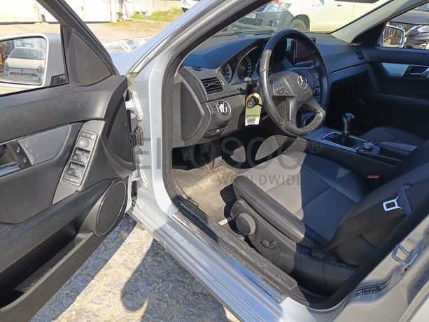 Mercedes-Benz C200 Avantgard · Ano 2010