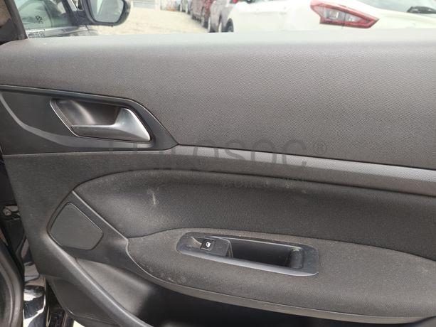 Peugeot 308 · Ano 2014