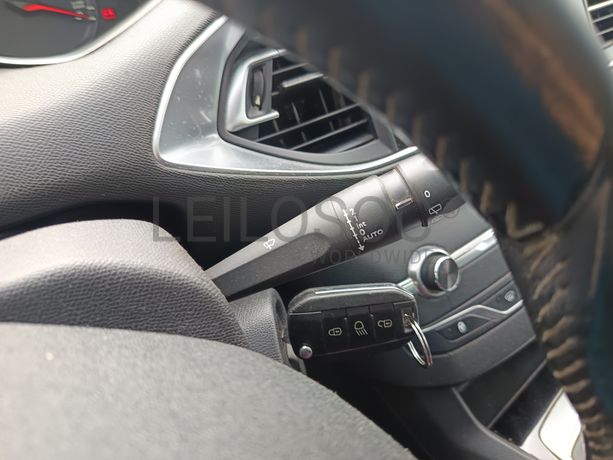 Peugeot 308 · Ano 2014