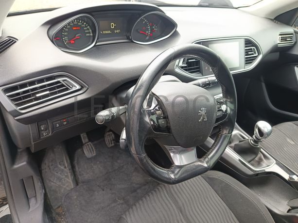 Peugeot 308 · Ano 2014