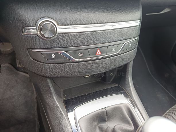 Peugeot 308 · Ano 2014