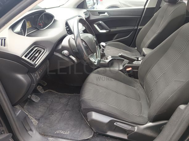 Peugeot 308 · Ano 2014