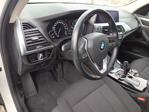 BMW X3 sDrive18d · Ano 2021