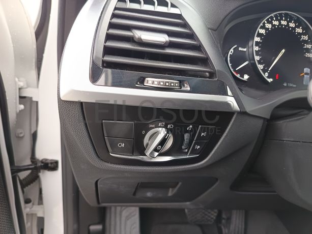 BMW X3 sDrive18d · Ano 2021