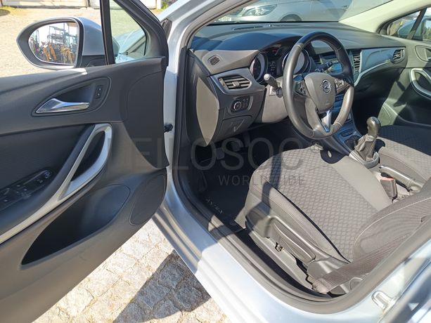 Opel Astra · Ano 2018