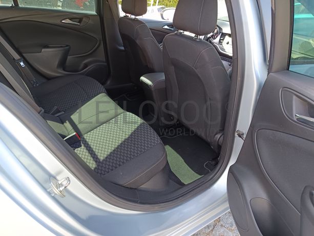 Opel Astra · Ano 2018