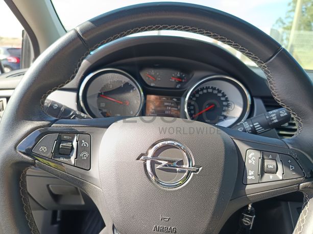 Opel Astra · Ano 2018
