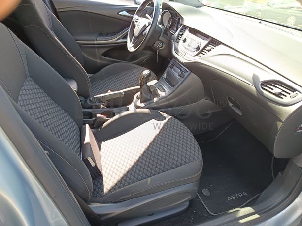 Opel Astra · Ano 2018