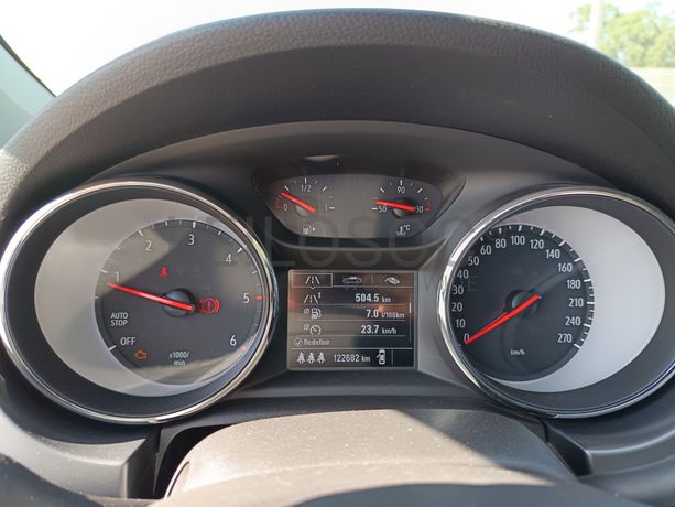 Opel Astra · Ano 2018