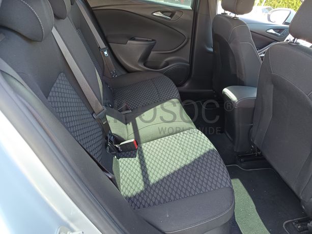 Opel Astra · Ano 2018