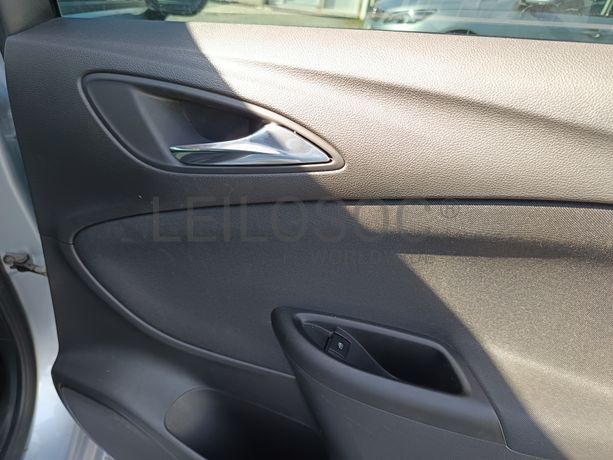 Opel Astra · Ano 2018
