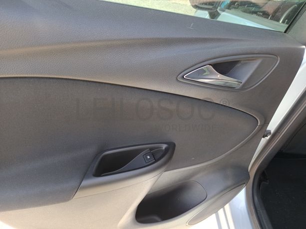 Opel Astra · Ano 2018