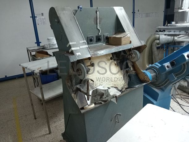 Fotografia de equipamento: Máquina de polir · Sifione · Forno · Lixadeiras