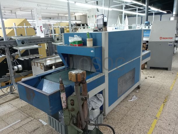 Fotografia de equipamento: Máquinas de colar fita e tirar formas · Prensa · Reativador · Forno