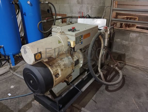Fotografia de equipamento: Compressores · Secador e Depósito de ar · Máquinas de costura