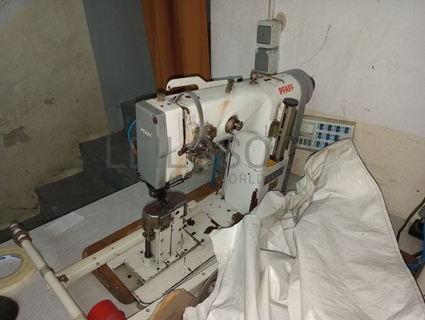 Fotografia de equipamento: Máquinas de costura
