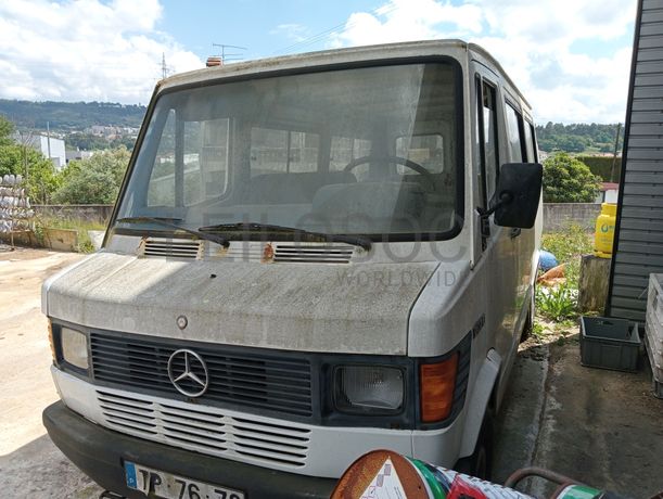 Mercedes-Benz 207D