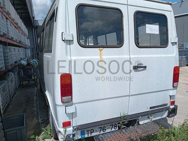 Mercedes-Benz 207D