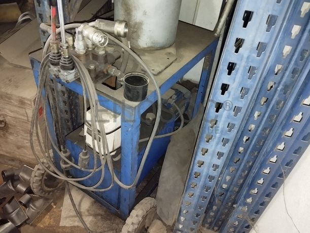 Fotografia de equipamento: Bomba hidráulica elétrica