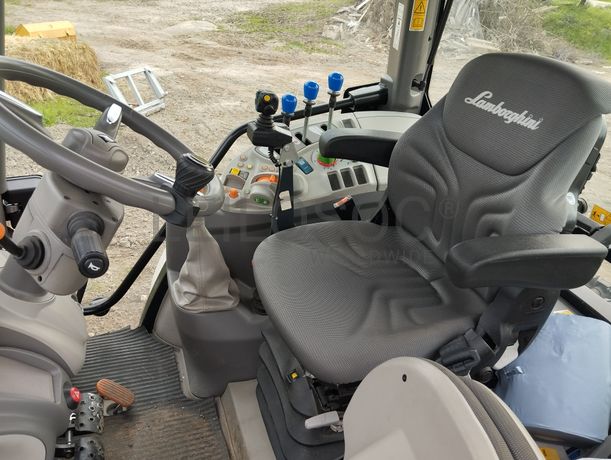 Trator agrícola
