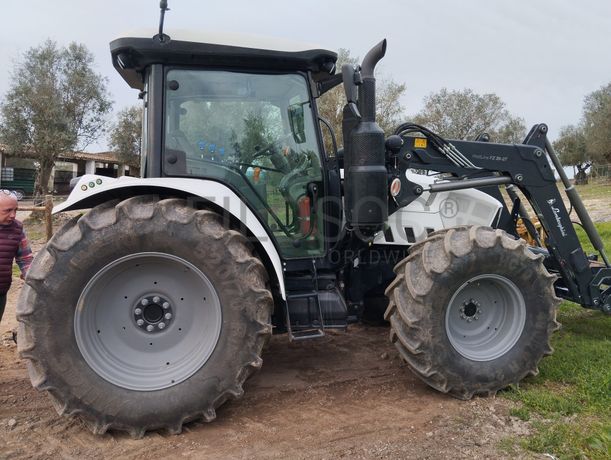 Trator agrícola