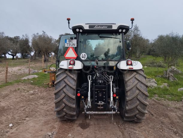Trator agrícola