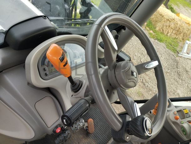 Trator agrícola