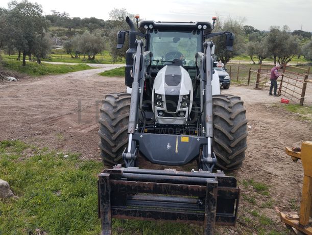 Trator agrícola
