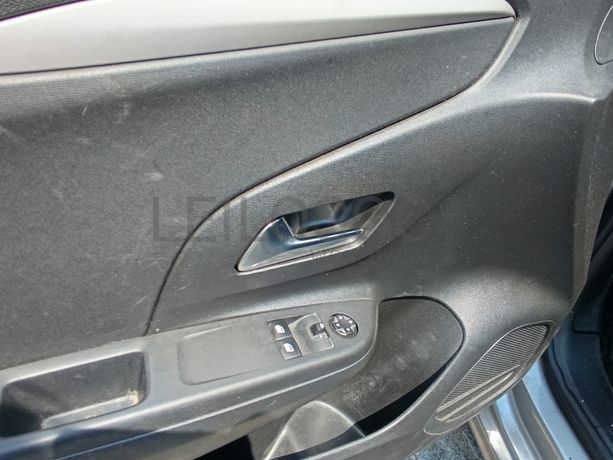 Opel Corsa · Ano 2021