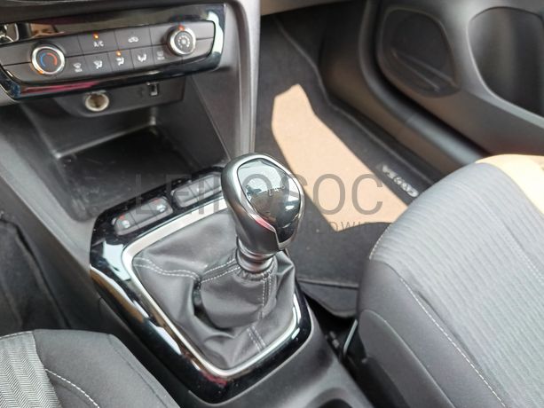 Opel Corsa · Ano 2021