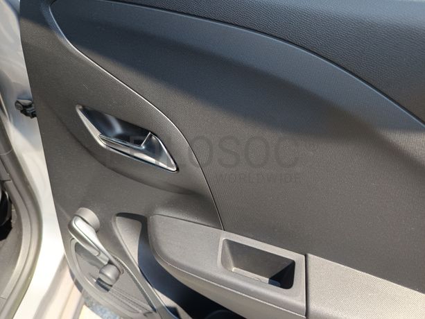 Opel Corsa · Ano 2021