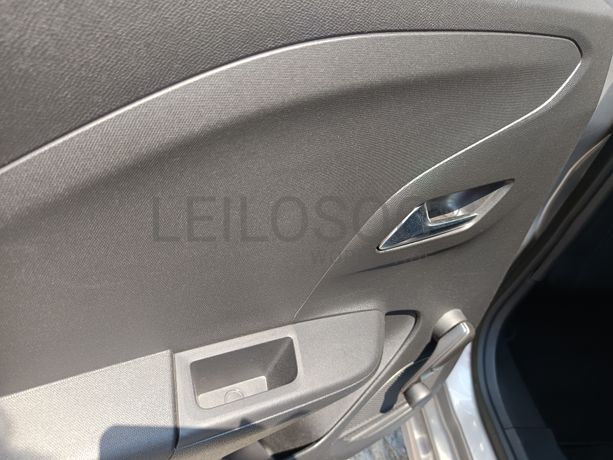 Opel Corsa · Ano 2021