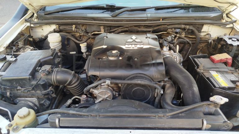 MITSUBISHI TRITON L200 2.5GLS-3,00m - 2011