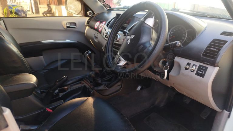 MITSUBISHI TRITON L200 2.5GLS-3,00m - 2011