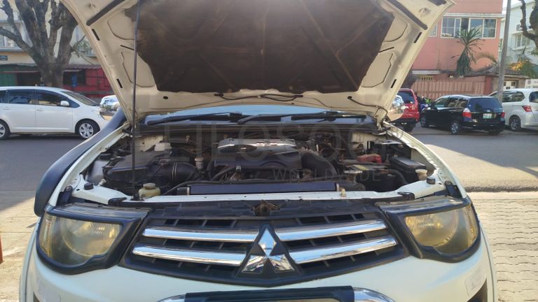 MITSUBISHI TRITON L200 2.5GLS-3,00m - 2011