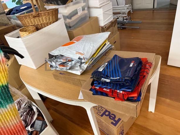 Mobiliário · Equipamentos
