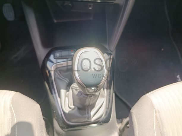 Opel Corsa · Ano 2021