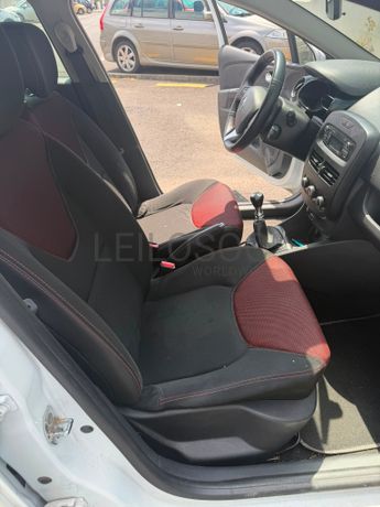 Renault Clio · Ano 2015