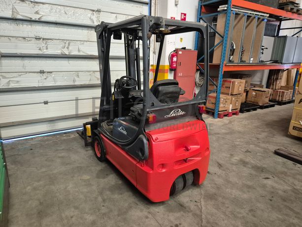 Empilhador Linde · Ano 2002 · 1400 KG